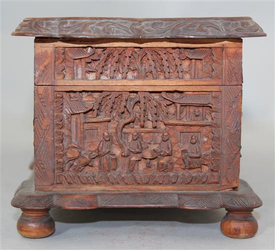 A Chinese export sandalwood box, late 19th century, 27cm